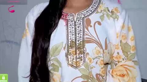 Snapshot of zararaina chatting on February 26, 9:14 pm zararaina online show from February 26, 9:14 pm