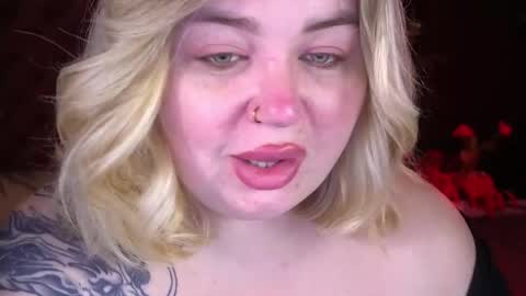 Snapshot of zarareign_ chatting on April 30, 8:04 pm Lola online show from April 30, 8:04 pm