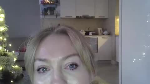 Zarina Swift online show from December 23, 7:49 am