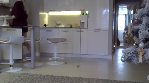 Zarina Swift online show from January 10, 7:35 am