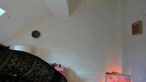 Dee online show from February 16, 1:07 pm