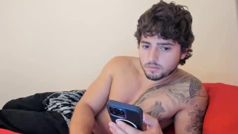 Snapshot of zaylanez chatting on January 28, 7:11 am Zay lanez online show from January 28, 7:11 am