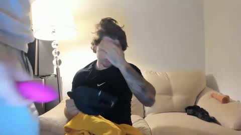 Snapshot of zaylanez chatting on March 7, 4:46 am Zay lanez online show from March 7, 4:46 am