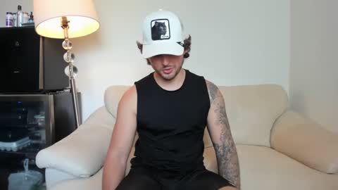 Snapshot of zaylanez chatting on March 9, 4:55 pm Zay lanez online show from March 9, 4:55 pm