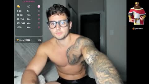 Snapshot of zaylanez chatting on December 16, 10:15 pm Zay lanez online show from December 16, 10:15 pm