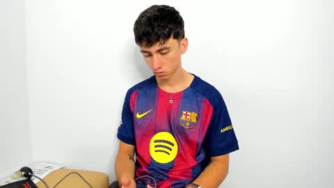 Snapshot of zayn_blaze chatting on September 10, 5:57 pm zayn_blaze online show from September 10, 5:57 pm