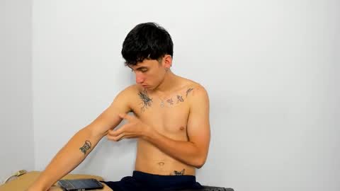 Snapshot of zayn_blaze chatting on September 17, 5:03 pm zayn_blaze online show from September 17, 5:03 pm