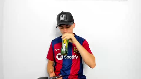 Snapshot of zayn_blaze chatting on September 23, 8:56 pm zayn_blaze online show from September 23, 8:56 pm