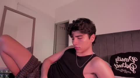 Snapshot of zayotto chatting on January 17, 7:46 am Hii im Zay. I save money for education. PVT Open. online show from January 17, 7:46 am