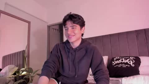 Snapshot of zayotto chatting on March 4, 5:35 am Hii im Zay. I save money for education. PVT Open. online show from March 4, 5:35 am