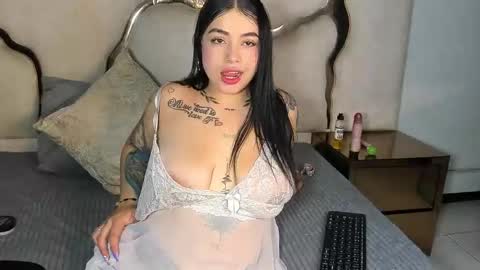 Zayra online show from March 15, 1:50 pm