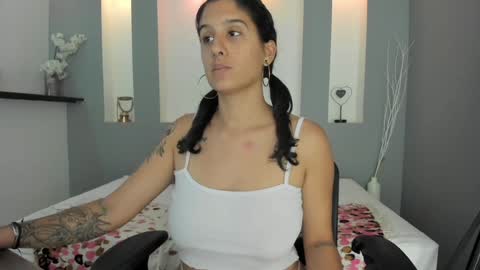 Karolyne online show from January 18, 2:33 pm