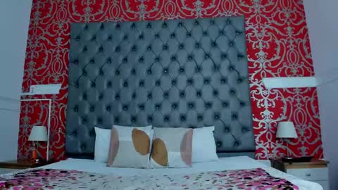 Karolyne online show from February 10, 5:30 pm