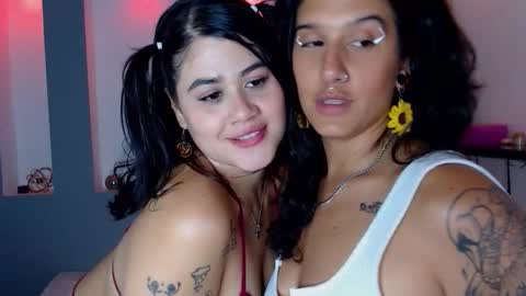 Snapshot of zean_lee chatting on February 11, 4:23 pm Karolyne online show from February 11, 4:23 pm