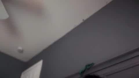 Snapshot of zekethefreak11853784 chatting on May 4, 6:37 pm zekethefreak11853784 online show from May 4, 6:37 pm