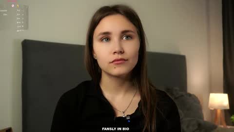 Emilia online show from October 25, 1:13 am