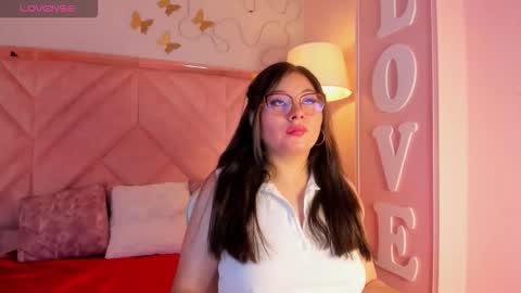 Zelene   online show from November 4, 11:42 am