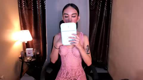 zella_maurice online show from June 12, 12:04 pm
