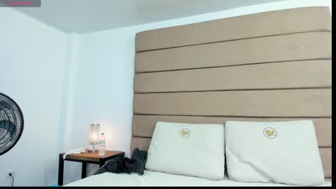 Zenda Evans online show from February 4, 4:15 am