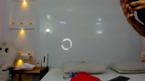 Zenda Evans online show from December 22, 3:47 am