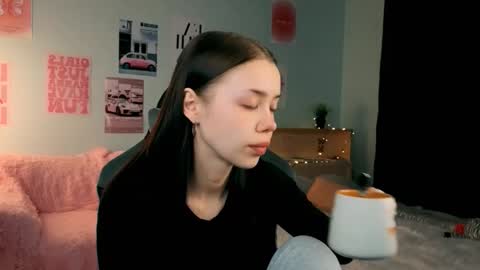 Lara online show from February 26, 7:35 pm