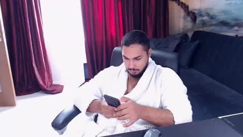 Snapshot of zenobaro chatting on October 10, 9:08 am zenobaro online show from October 10, 9:08 am