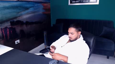 Snapshot of zenobaro chatting on October 16, 7:09 am zenobaro online show from October 16, 7:09 am