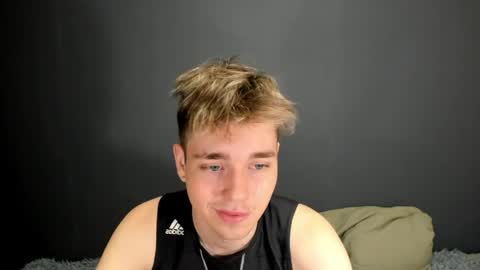 Ethan online show from April 27, 2:53 am