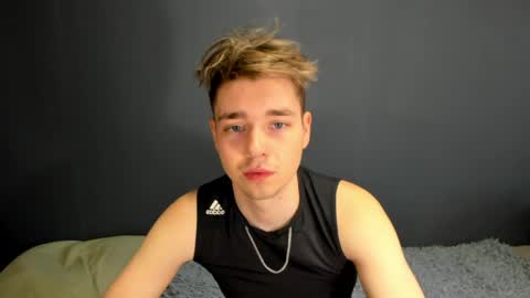 Ethan online show from May 3, 2:28 am