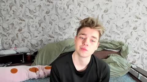 Ethan online show from May 18, 3:02 am