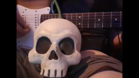 Snapshot of zeroandhero chatting on February 19, 1:51 am zero online show from February 19, 1:51 am