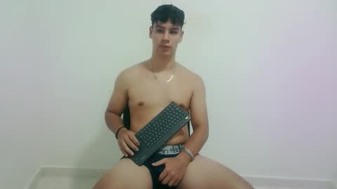 zeus_183 online show from October 5, 12:09 am