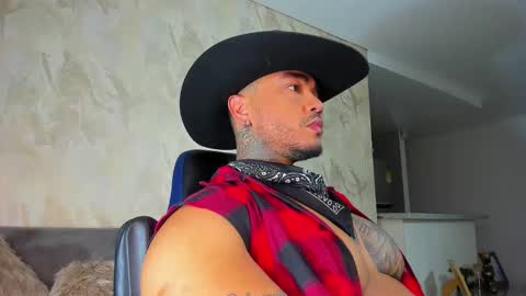 Snapshot of zeus_strong93 chatting on October 25, 10:26 pm zeus strong online show from October 25, 10:26 pm