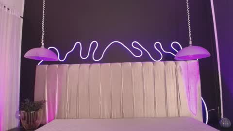 zhally_dee online show from March 4, 7:31 pm