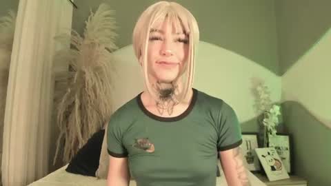 zhally_dee online show from June 19, 11:58 am