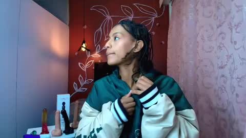 Zia Green online show from February 11, 12:16 pm