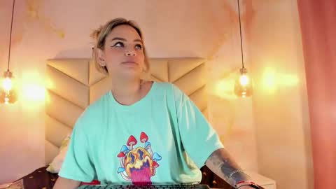 zihaadams_ online show from March 17, 8:12 pm