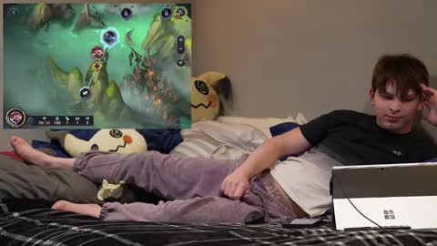 Snapshot of zilobeast chatting on November 18, 10:25 pm zilobeast online show from November 18, 10:25 pm