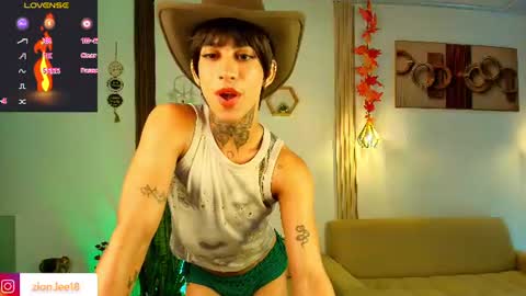 Snapshot of zion__lee chatting on July 21, 8:33 pm Zion online show from July 21, 8:33 pm