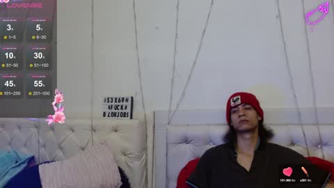 Snapshot of zion_bora chatting on December 7, 9:50 am Zion Bora online show from December 7, 9:50 am