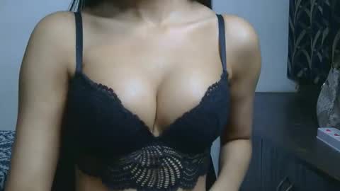 Snapshot of ziyaa_1 chatting on February 23, 4:21 am Ziyaa online show from February 23, 4:21 am