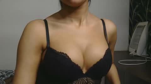 Snapshot of ziyaa_1 chatting on February 24, 4:43 am Ziyaa online show from February 24, 4:43 am