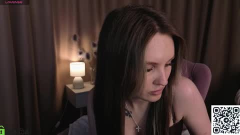 Zlata  Mon Tue Thu Fri Sun Sa GMT 3 0000pm - 0600pm  online show from May 20, 9:26 am