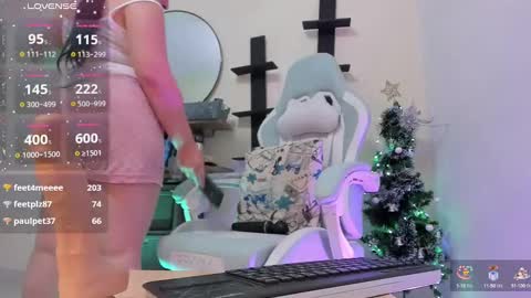 zoe_37 online show from December 27, 2:36 am