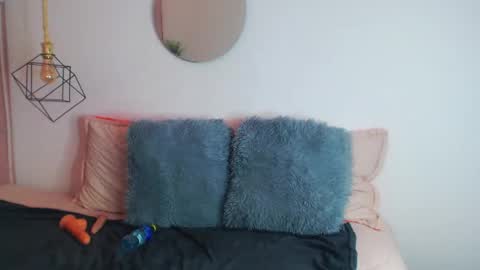 zoe__baker online show from April 20, 1:47 pm