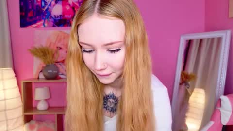 Im Zoe online show from February 6, 2:20 pm