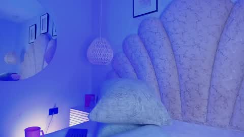Snapshot of zoe_blosson chatting on May 27, 2:30 am zoe_blosson online show from May 27, 2:30 am