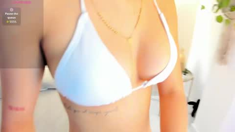 zoe_blunt_one online show from May 6, 12:10 pm