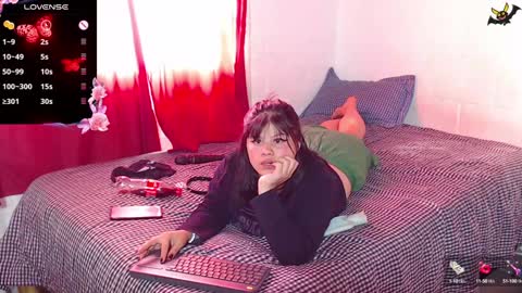 Zoe Bronw online show from December 11, 9:01 pm