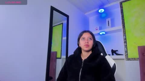 Z O E online show from November 8, 7:12 pm